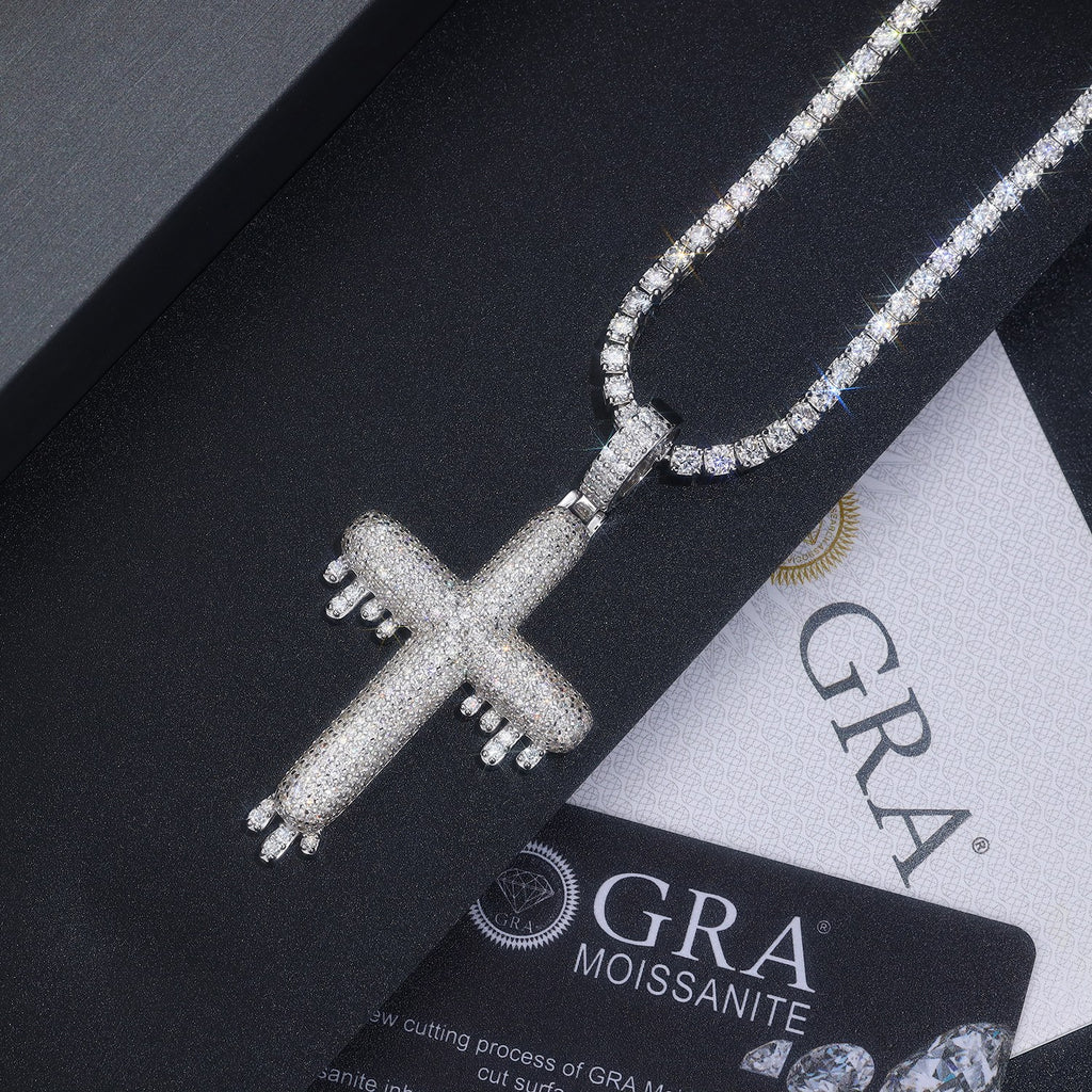 Set With Top-quality Moissanite, This Luxurious And Fashionable Light Luxury Trend Jewelry Necklace Pendant Is Made Of S925 Silver Electroplated With Platinum